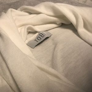 TOBI LIGHTWEIGHT COWL NECK WHITE LONG SLEEVE WRAP